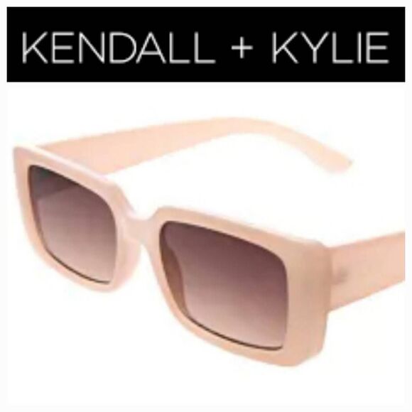 Kendall & Kylie Leighton Sunglasses - Picture 1 of 10